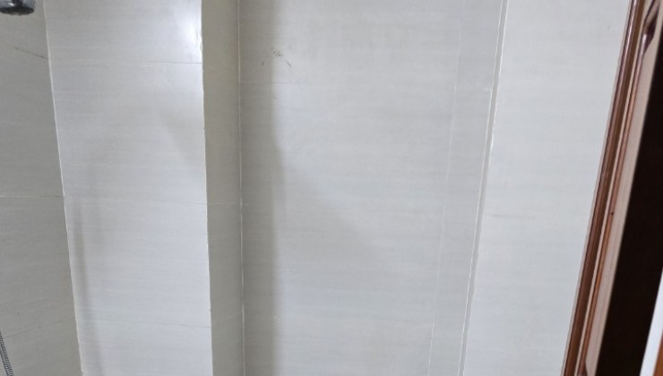 CHO THUÊ NHÀ RIÊNG NGÕ 2 NHÂN CHÍNH  LÀM CHDV, 15 TRIỆU, 5 TẦNG, 5 NGỦ, 43M2